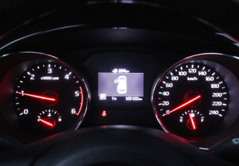 Подержанный автомобиль Kia Carnival 2020 года (26 фото)