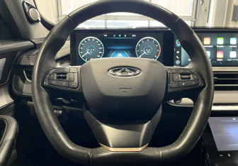Подержанный автомобиль Chery Tiggo 8 Pro Max 2023 года (14 фото)