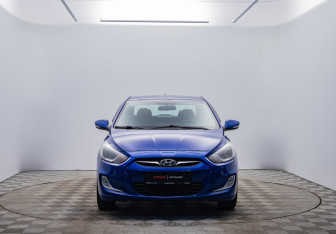 Подержанный автомобиль Hyundai Solaris Sedan 2011 года (2 фото)