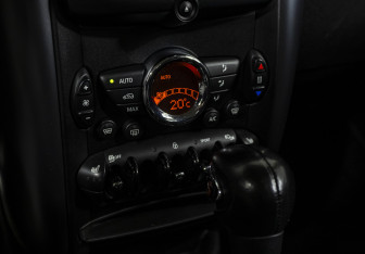 Подержанный автомобиль MINI Countryman 2013 года (15 фото)