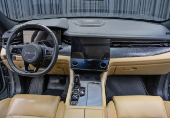 Подержанный автомобиль Lynk&Co 09 2022 года (14 фото)