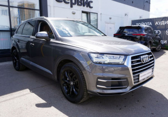 Подержанный автомобиль Audi Q7 2019 года (3 фото)