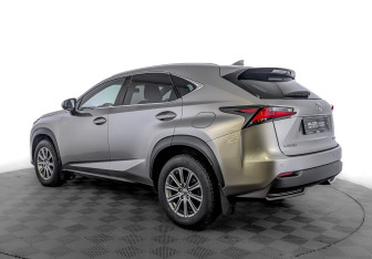 Подержанный автомобиль Lexus NX 2015 года (7 фото)