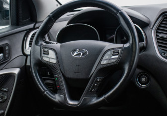 Подержанный автомобиль Hyundai Santa Fe 2013 года (15 фото)