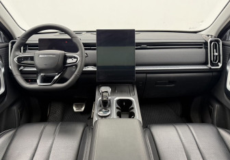 Подержанный автомобиль Jaecoo J7 2023 года (13 фото)