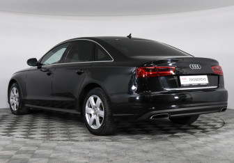Подержанный автомобиль Audi A6 Sedan 2015 года (7 фото)
