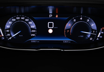 Подержанный автомобиль Peugeot 3008 2021 года (11 фото)