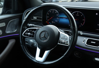 Подержанный автомобиль Mercedes-Benz GLE 2019 года (16 фото)