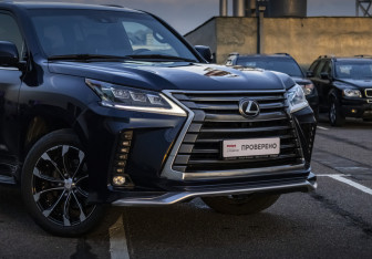 Подержанный автомобиль Lexus LX 2016 года (4 фото)