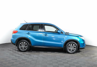 Подержанный автомобиль Suzuki Vitara 2015 года (4 фото)