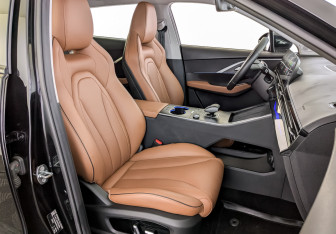 Подержанный автомобиль Omoda C5 2023 года (24 фото)