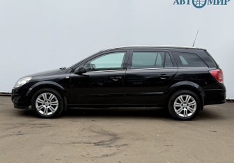 Подержанный автомобиль Opel Astra Wagon 2008 года (8 фото)