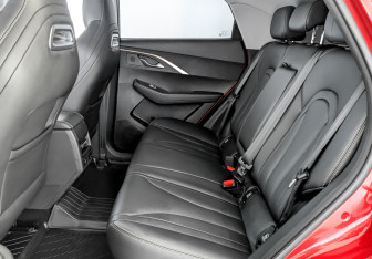 Подержанный автомобиль Omoda C5 2024 года (12 фото)