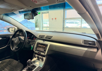 Подержанный автомобиль Volkswagen Passat Sedan 2013 года (10 фото)