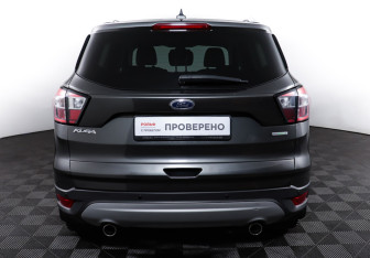Подержанный автомобиль Ford Kuga 2017 года (7 фото)