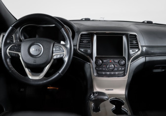 Подержанный автомобиль Jeep Grand Cherokee 2014 года (12 фото)