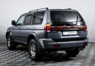 Подержанный автомобиль Mitsubishi Montero Sport 2001 года (7 фото)