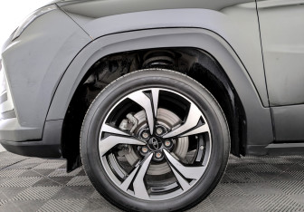 Подержанный автомобиль Москвич 3 2023 года (18 фото)