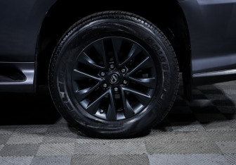 Подержанный автомобиль Lexus GX 2020 года (15 фото)