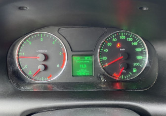 Подержанный автомобиль УАЗ Patriot 2016 года (16 фото)