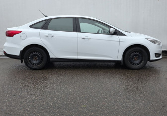 Подержанный автомобиль Ford Focus Sedan 2017 года (4 фото)