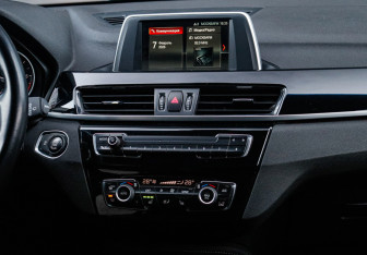 Подержанный автомобиль BMW X1 2017 года (11 фото)