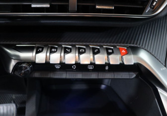 Подержанный автомобиль Peugeot 5008 Suv 2022 года (19 фото)