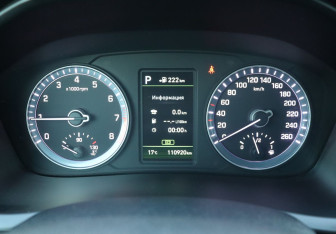 Подержанный автомобиль Hyundai Sonata 2017 года (18 фото)