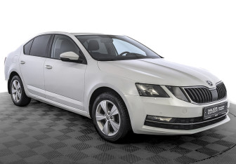 Подержанный автомобиль Skoda Octavia Liftback 2019 года (3 фото)