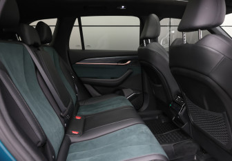 Подержанный автомобиль Geely Monjaro 2023 года (12 фото)
