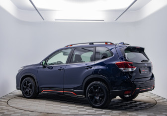 Подержанный автомобиль Subaru Forester Suv 2020 года (7 фото)
