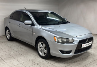 Подержанный автомобиль Mitsubishi Lancer Sedan 2008 года (3 фото)