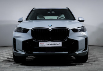 Подержанный автомобиль BMW X5 2025 года (2 фото)