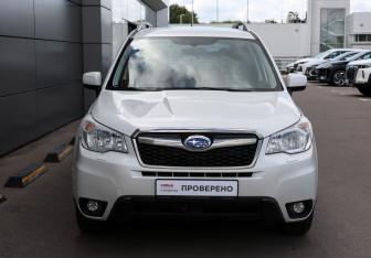 Подержанный автомобиль Subaru Forester Suv 2014 года (2 фото)