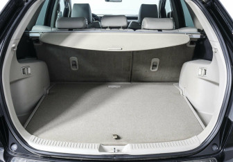 Подержанный автомобиль Mazda CX-7 2008 года (12 фото)