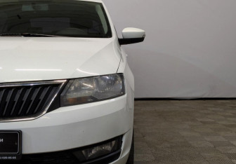 Подержанный автомобиль Skoda Rapid Liftback 2019 года (17 фото)