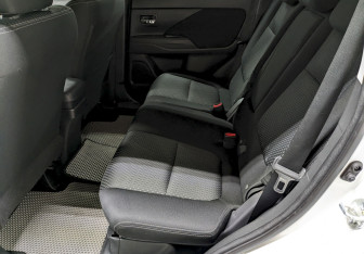 Подержанный автомобиль Mitsubishi Outlander 2018 года (15 фото)