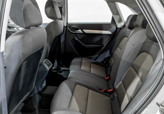 Подержанный автомобиль Audi Q3 2015 года (12 фото)