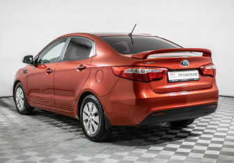 Подержанный автомобиль Kia Rio Sedan 2013 года (7 фото)