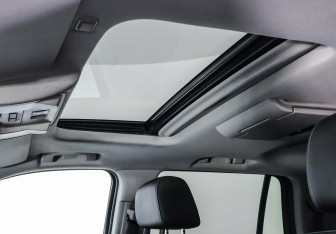 Подержанный автомобиль Chevrolet Tahoe 2016 года (17 фото)