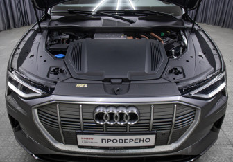 Подержанный автомобиль Audi e-tron Sportback 2021 года (9 фото)