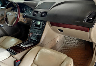 Подержанный автомобиль Volvo XC90 2012 года (11 фото)