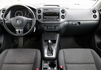 Подержанный автомобиль Volkswagen Tiguan 2015 года (13 фото)