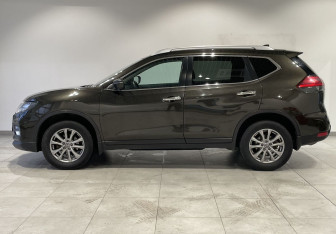 Подержанный автомобиль Nissan X-Trail 2018 года (8 фото)