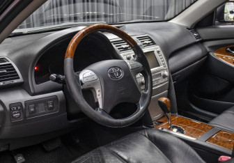 Подержанный автомобиль Toyota Camry Sedan 2009 года (15 фото)