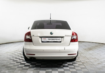 Подержанный автомобиль Skoda Octavia Liftback 2012 года (6 фото)