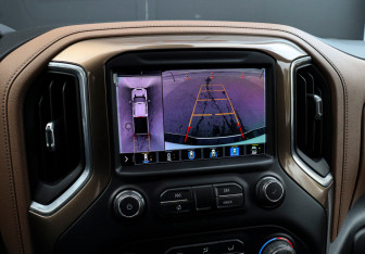 Подержанный автомобиль Chevrolet Silverado 2020 года (14 фото)