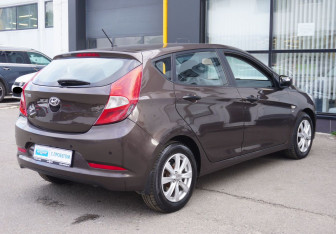 Подержанный автомобиль Hyundai Solaris Hatchback 2015 года (5 фото)