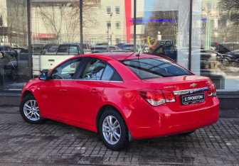 Подержанный автомобиль Chevrolet Cruze Sedan 2012 года (6 фото)