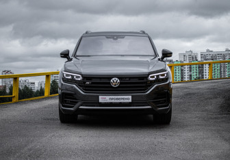 Подержанный автомобиль Volkswagen Touareg 2019 года (2 фото)